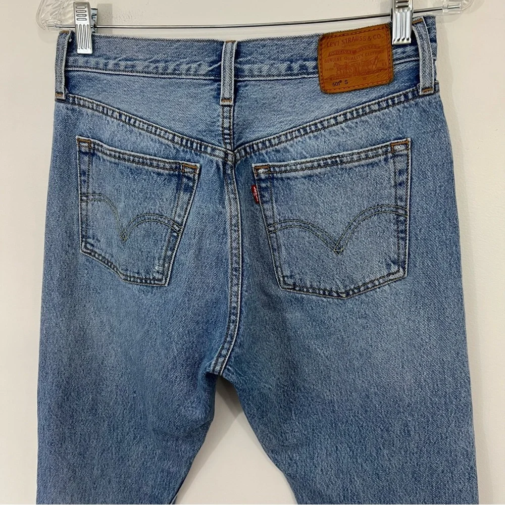 Levis 501 Skinny Jeans Can’t Touch This Size 27 Distressed Medium Wash